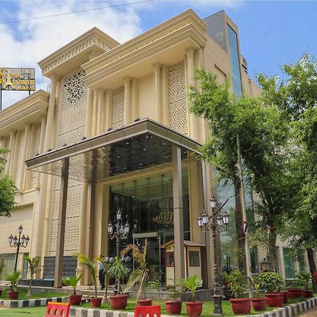 Hotel The Grand Parisian à Delhi  Extérieur photo