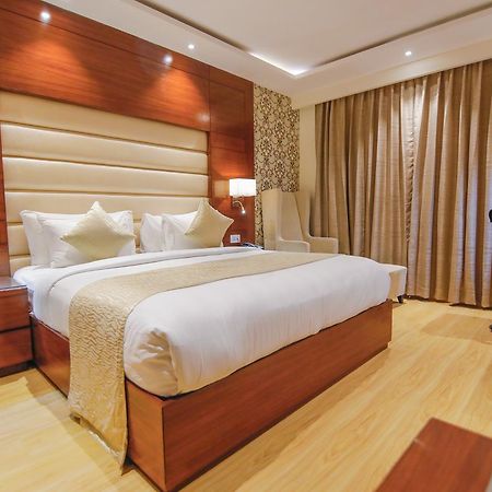 Hotel The Grand Parisian à Delhi  Extérieur photo