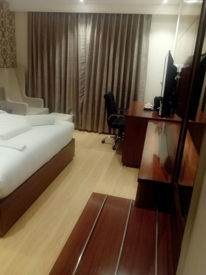 Hotel The Grand Parisian à Delhi  Extérieur photo