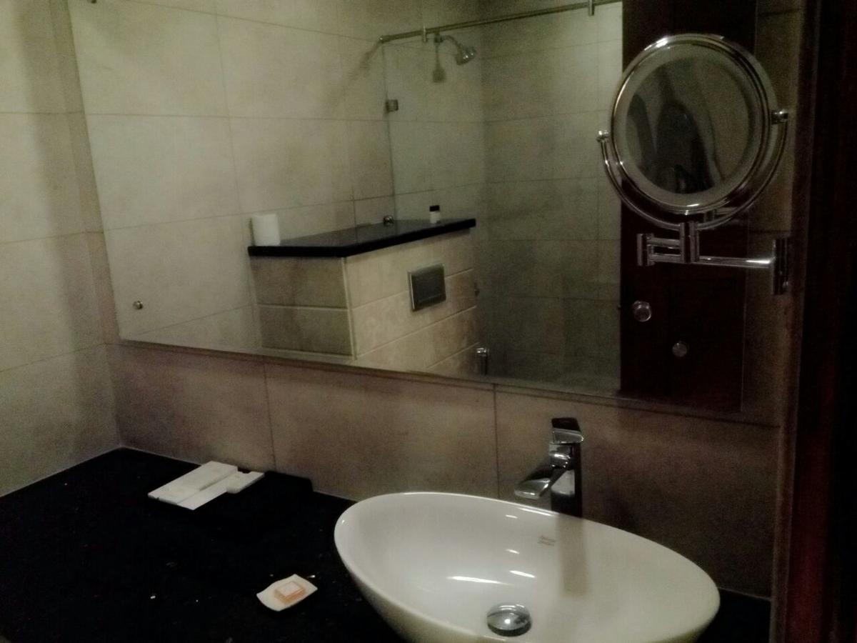 Hotel The Grand Parisian à Delhi  Extérieur photo