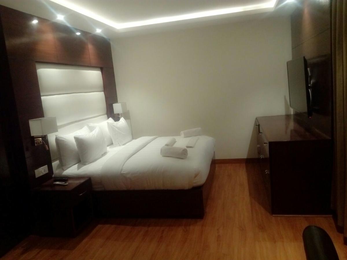Hotel The Grand Parisian à Delhi  Extérieur photo