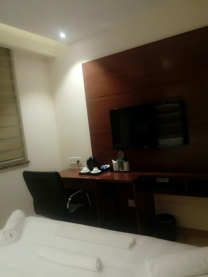 Hotel The Grand Parisian à Delhi  Extérieur photo