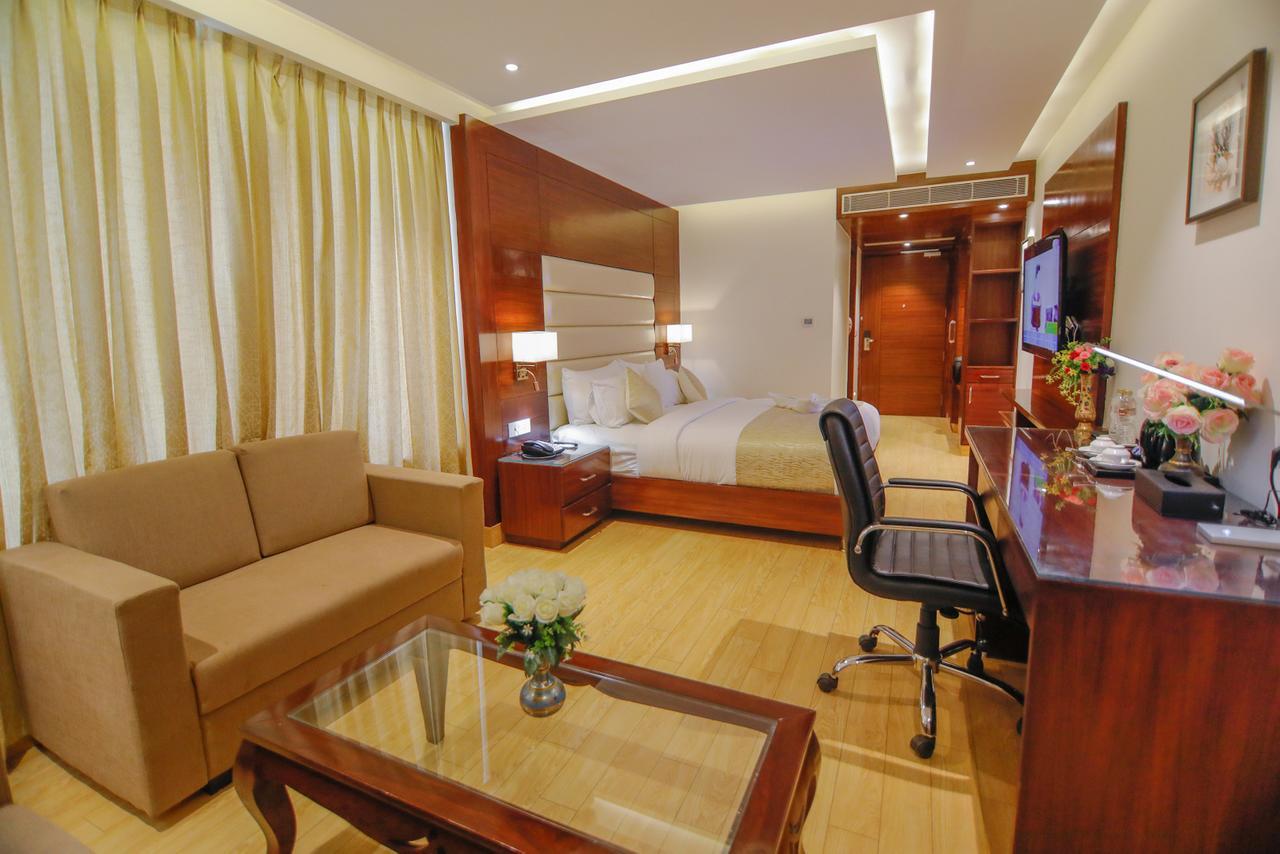 Hotel The Grand Parisian à Delhi  Extérieur photo