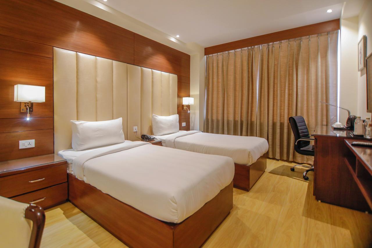 Hotel The Grand Parisian à Delhi  Extérieur photo