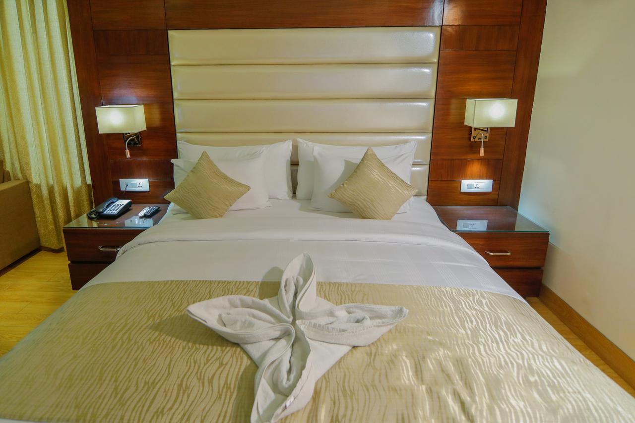 Hotel The Grand Parisian à Delhi  Extérieur photo