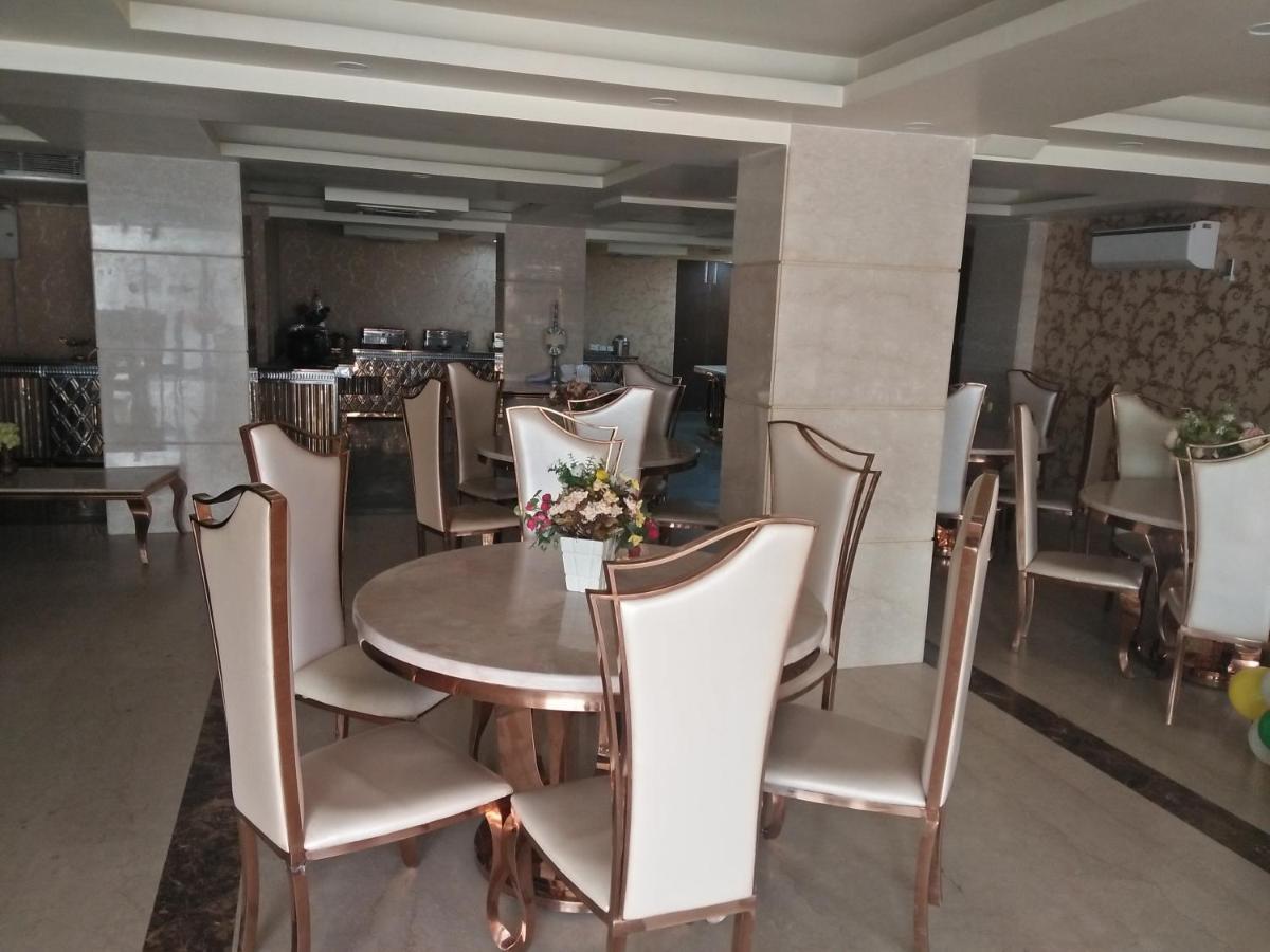 Hotel The Grand Parisian à Delhi  Extérieur photo
